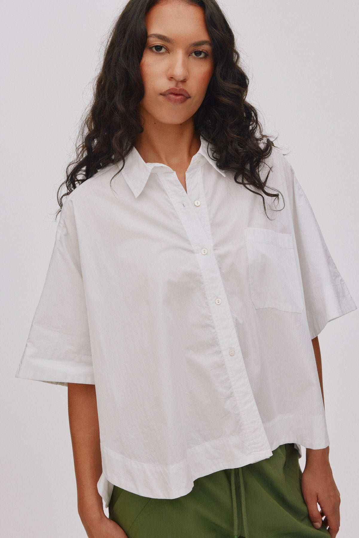 Berte - Poplin curved hem shirt I Vertiver
