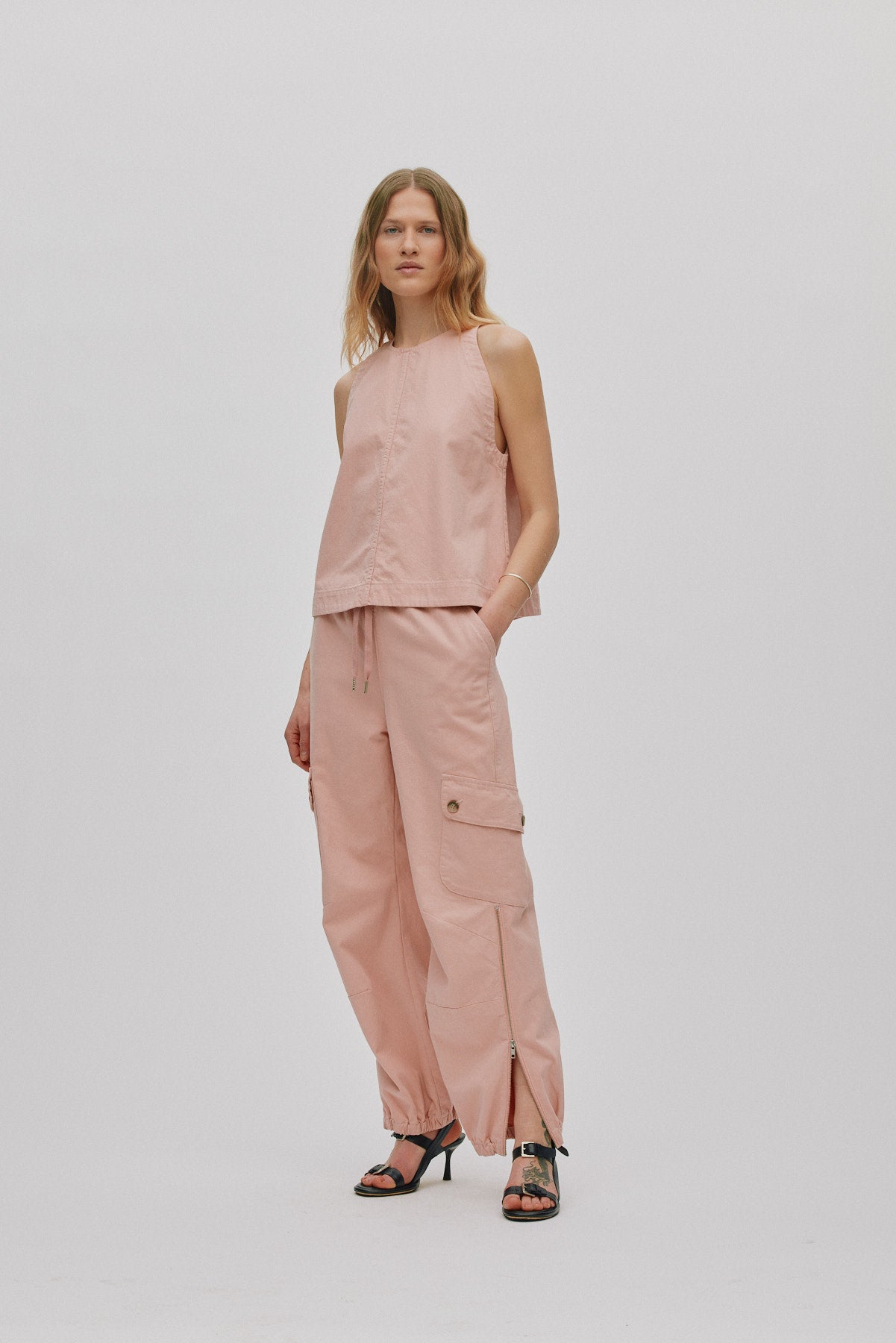 Justa - Texture canvas pants with zip I Soft rose