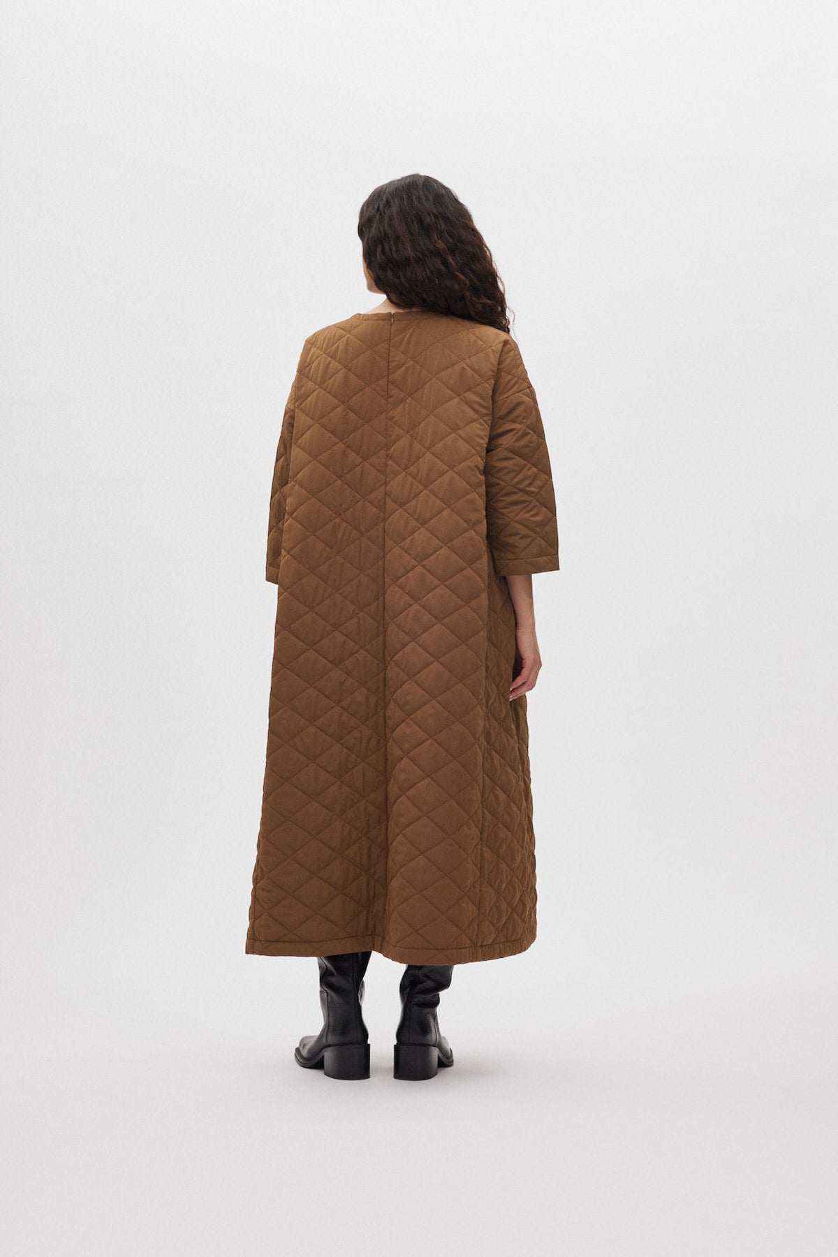 Pamala - Tech quilt dress I Chestnut