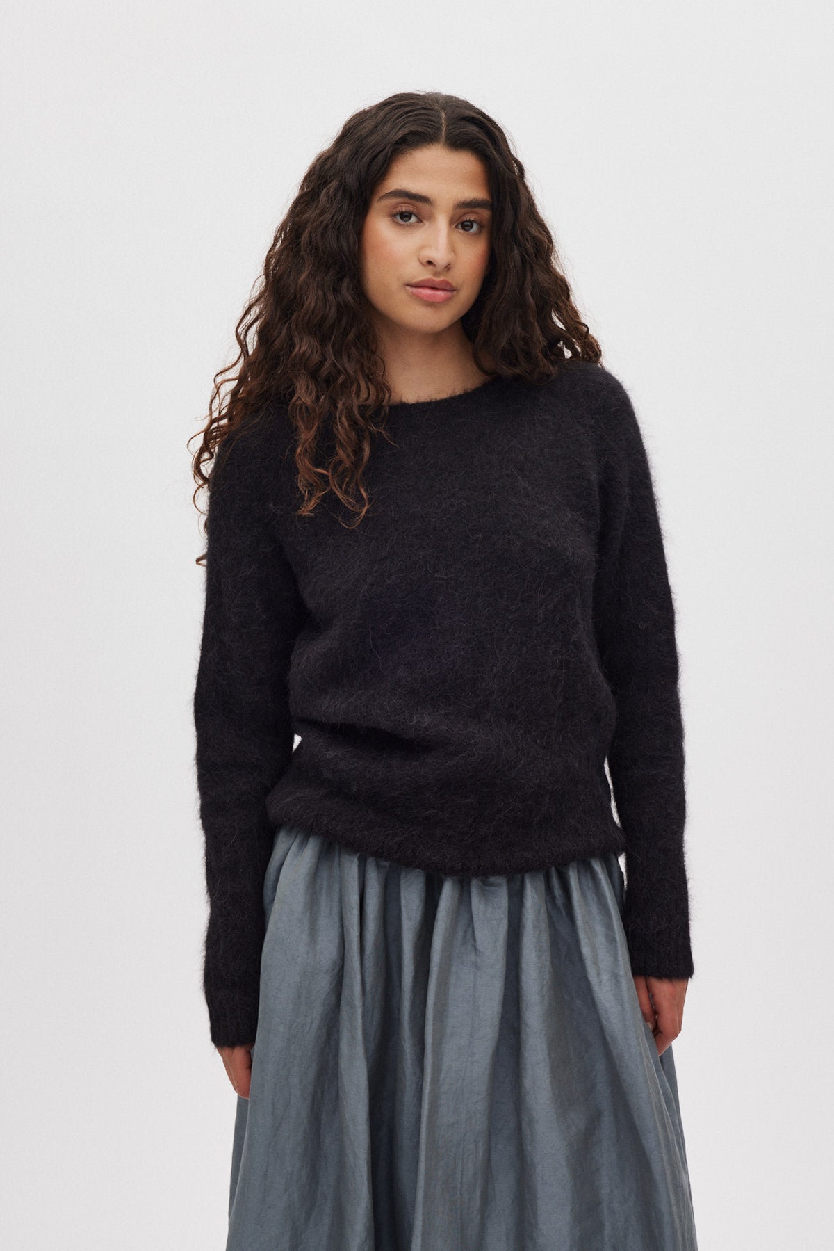 Dinea - Fluffy knit open back sweater I Black