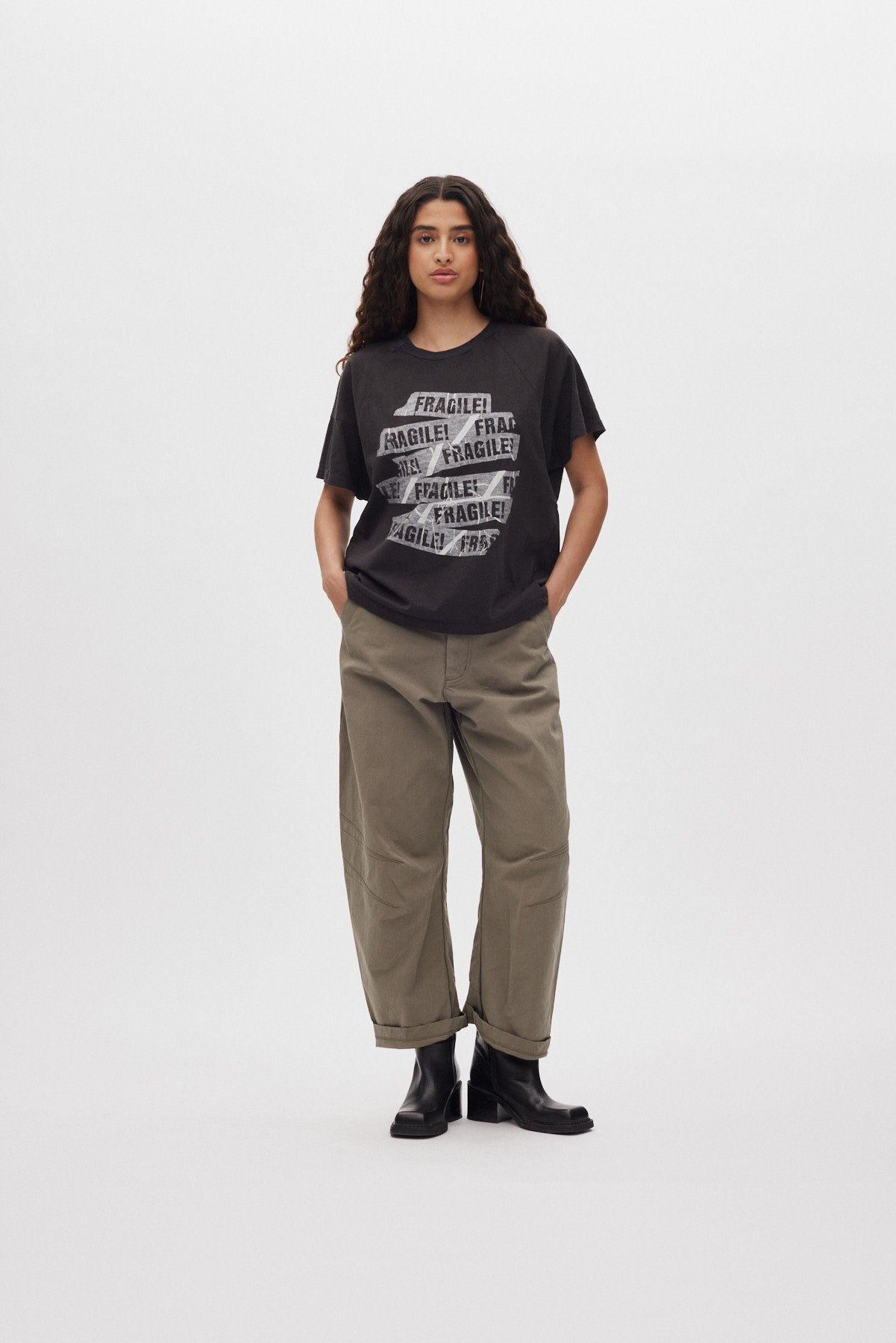 Ary - Fragile boxy t-shirt I Faded black