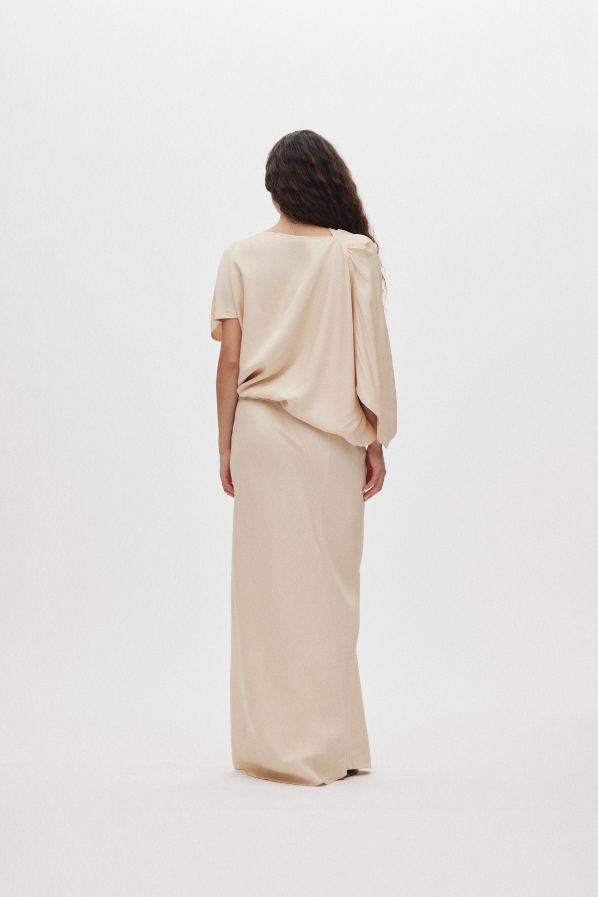 Mila - Ripple drape dress I Sand Dollar