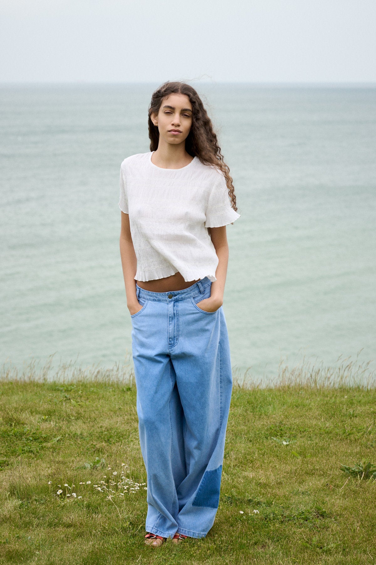 Manar - Irregular smocking T-shirt I Chalk