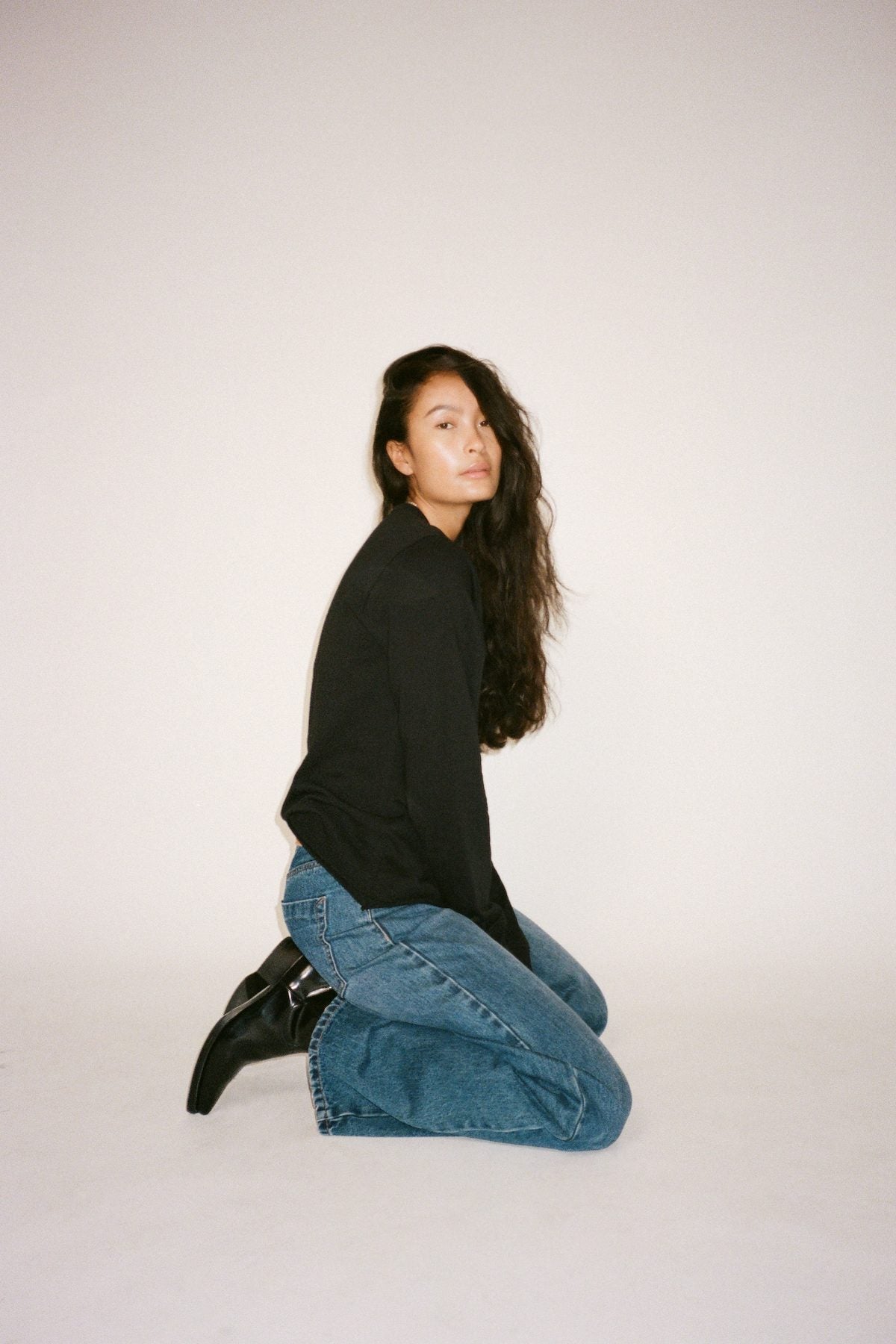 Hila - Light stretch crew neck top I Navy