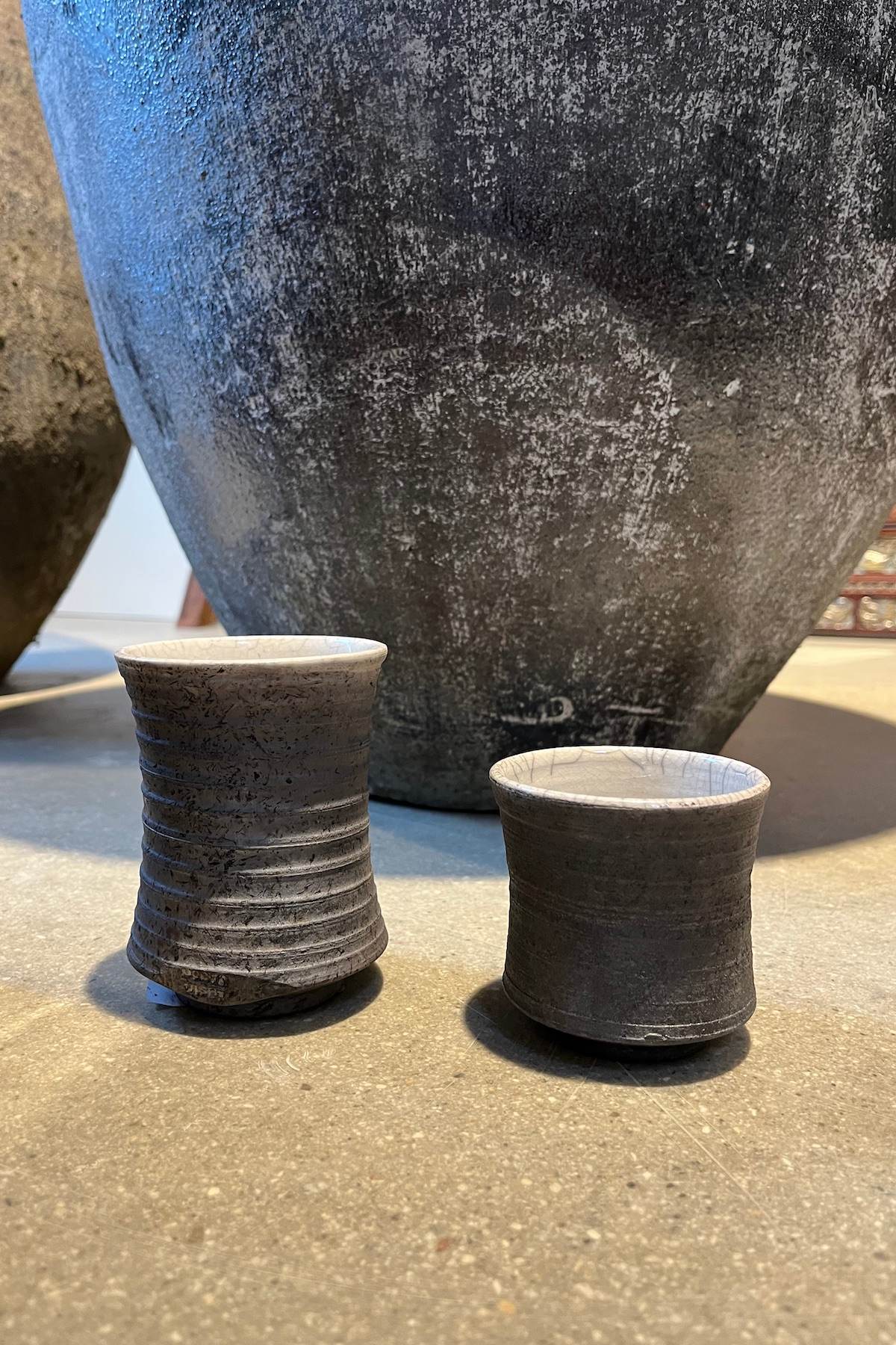 Handmade raku cup I Medium - Visby Ceramics I Dark Grey