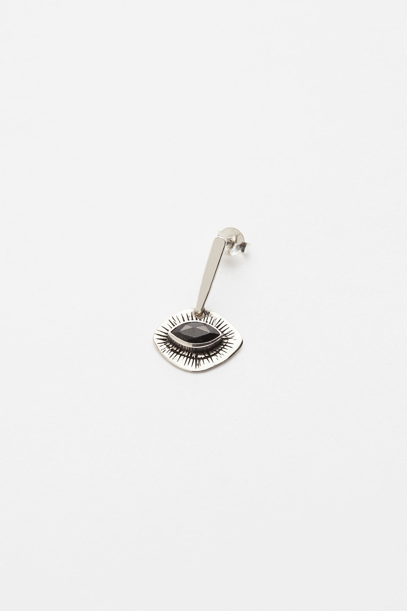 Nafsu - Silver earstick w/eye pendant I Sapphire