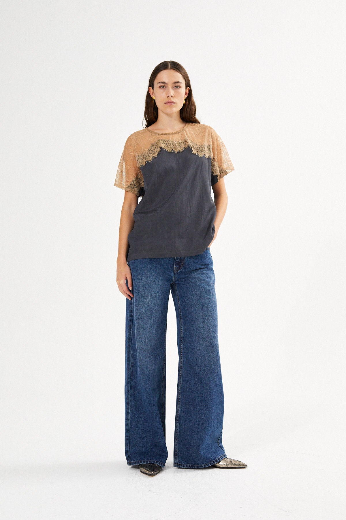 Buggi - Sheer lace t-shirt I Dark shadow combo