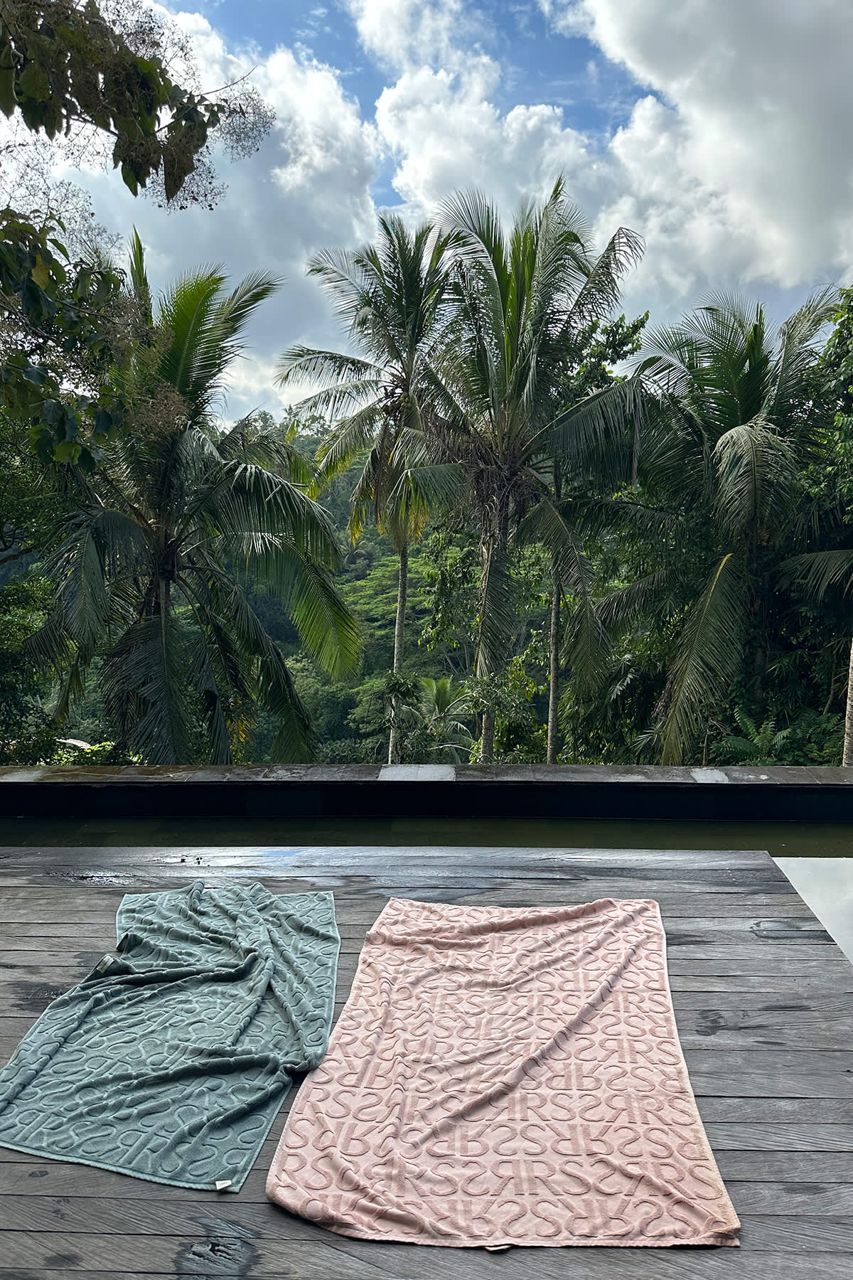 Monogram bath towel - Bath towel 100x150 cm I Sage