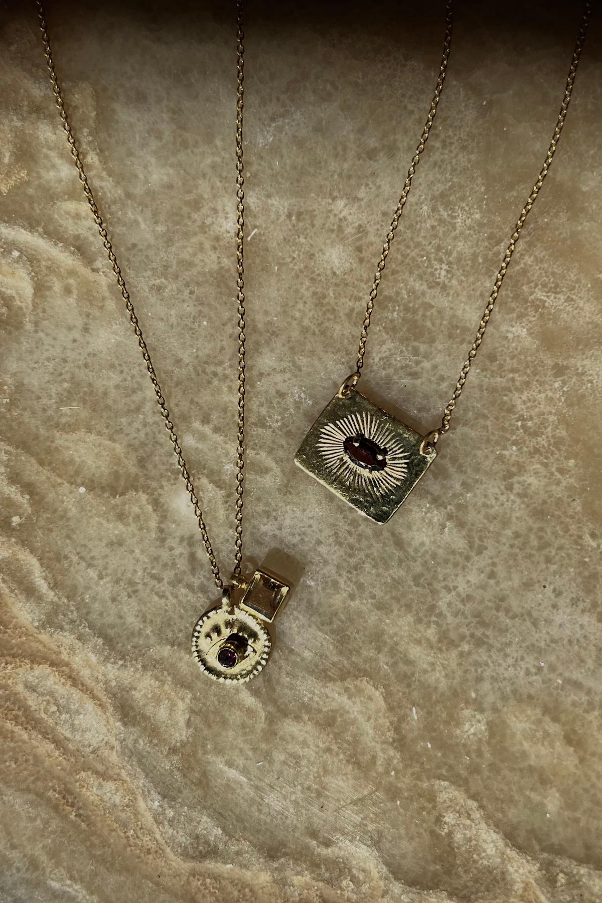 Nafsu - Necklace w/eye and square pendant I Bright combo
