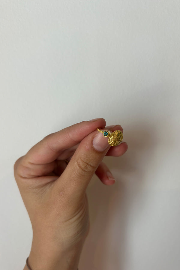 Coin Ring - Nafsu I Gold w/ Green Stone