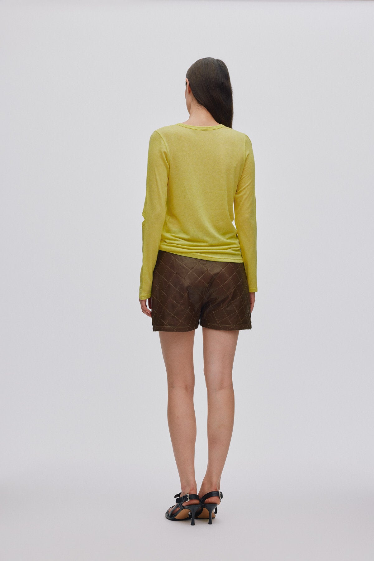 Bet - Quilted leather shorts I Olive