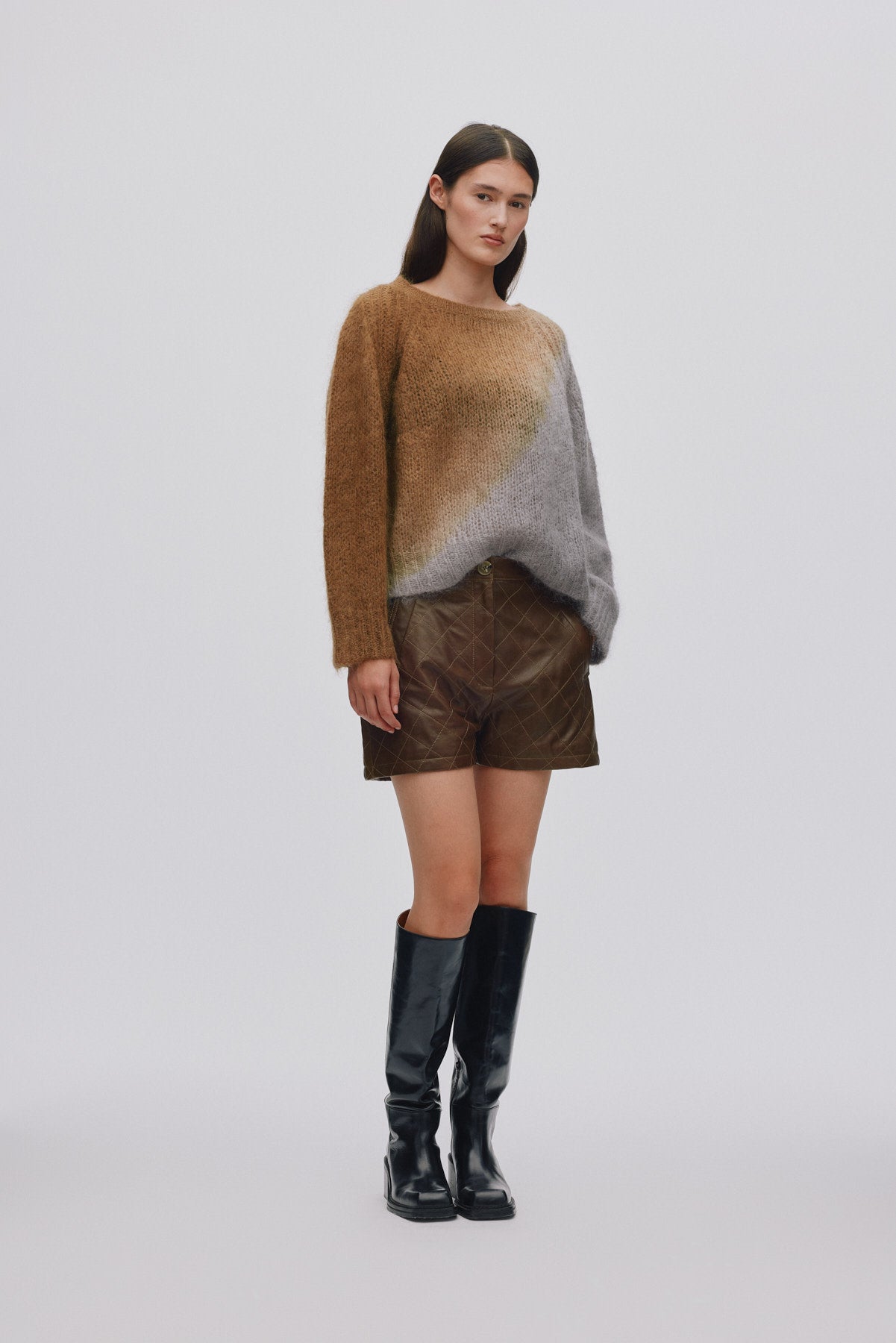 Bet - Quilted leather shorts I Olive