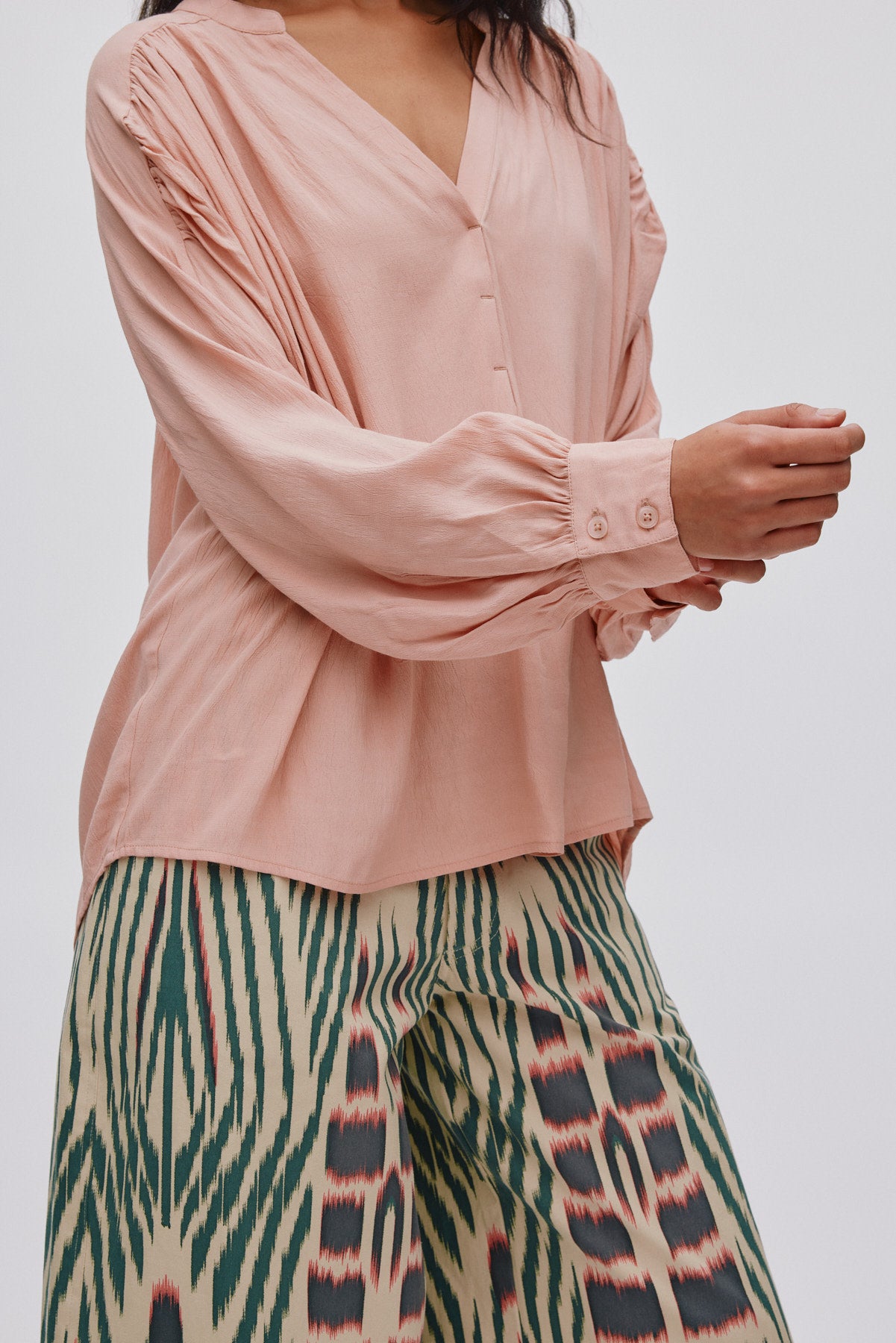 Meg - Sheer lace shirt I Blush