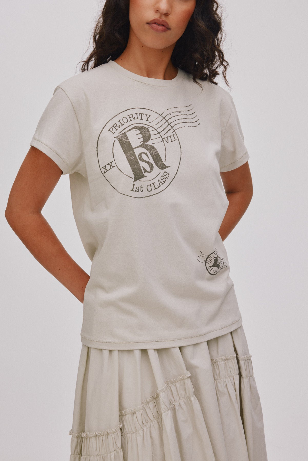 Ambla - Postal t-shirt I Dirty chalk