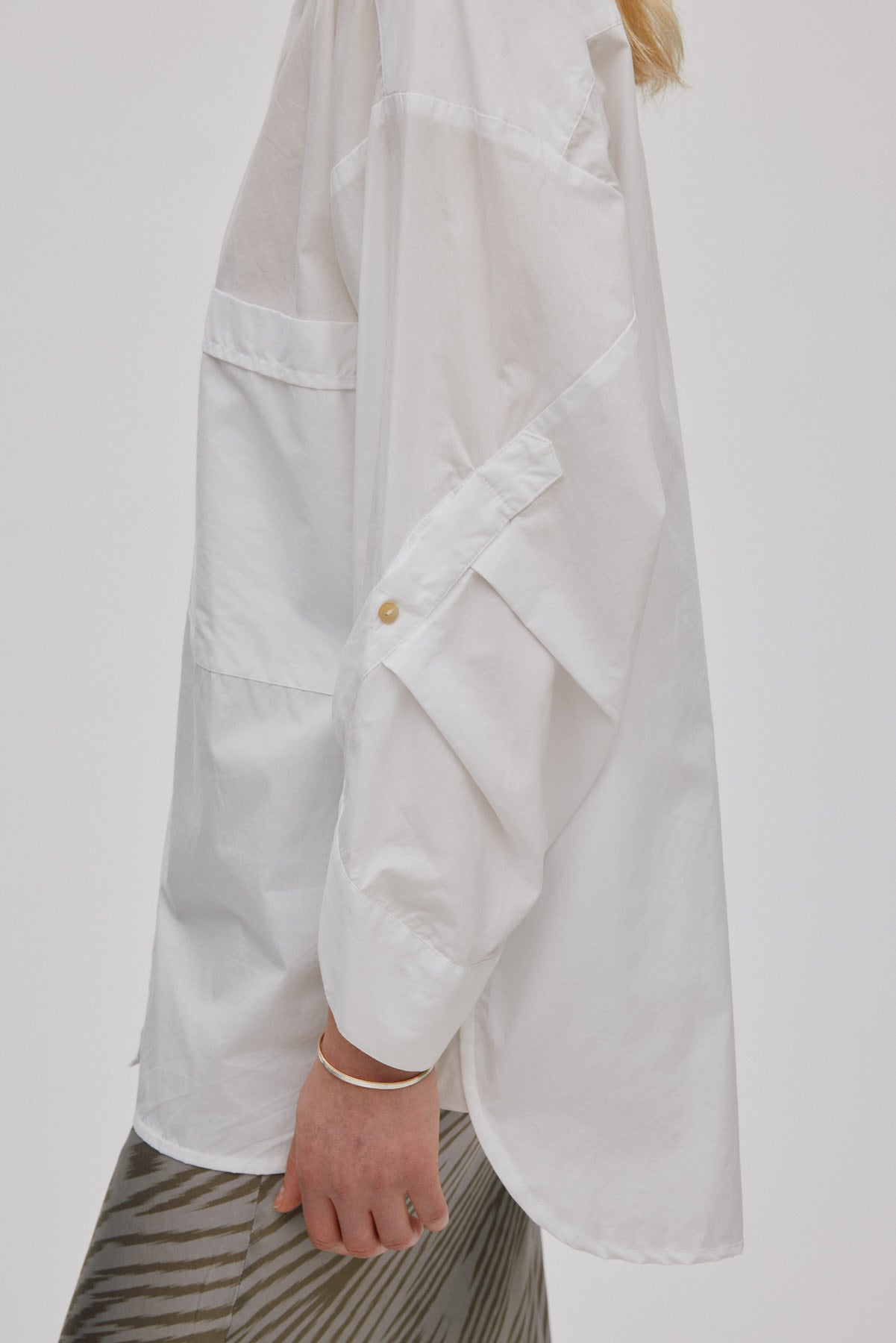 Susan - Poplin twist cuff OS shirt I White
