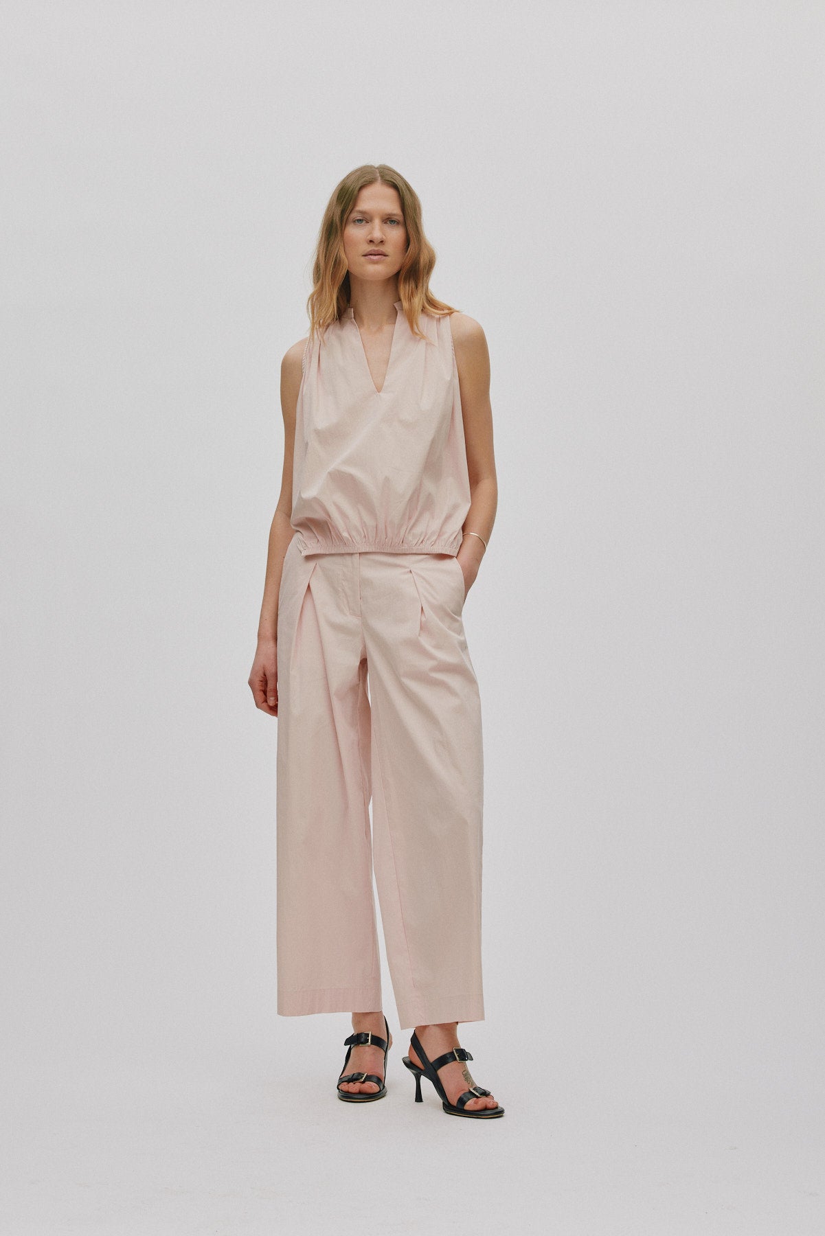 Ingeborg - Papery sleeveless blouse I Powder