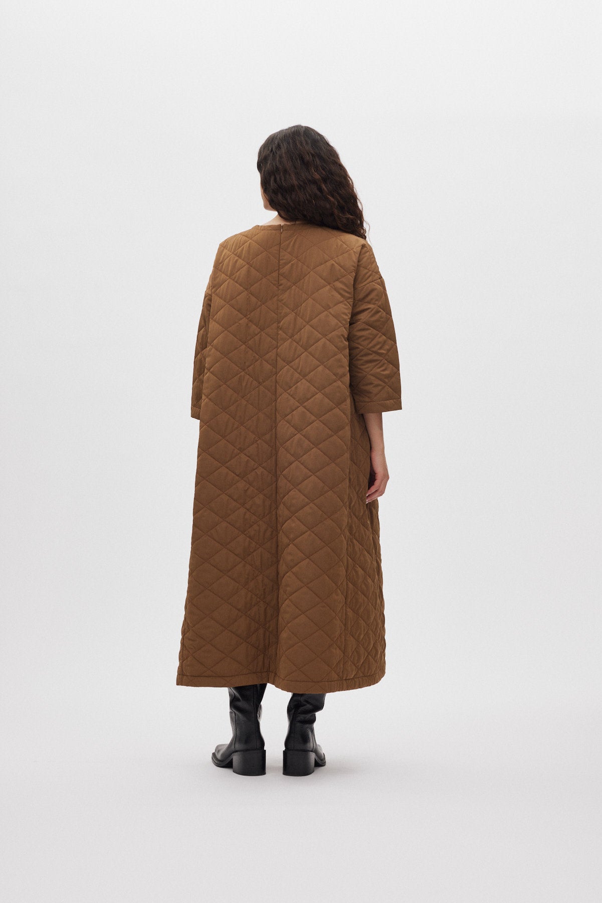 Pamala - Tech quilt dress I Chestnut