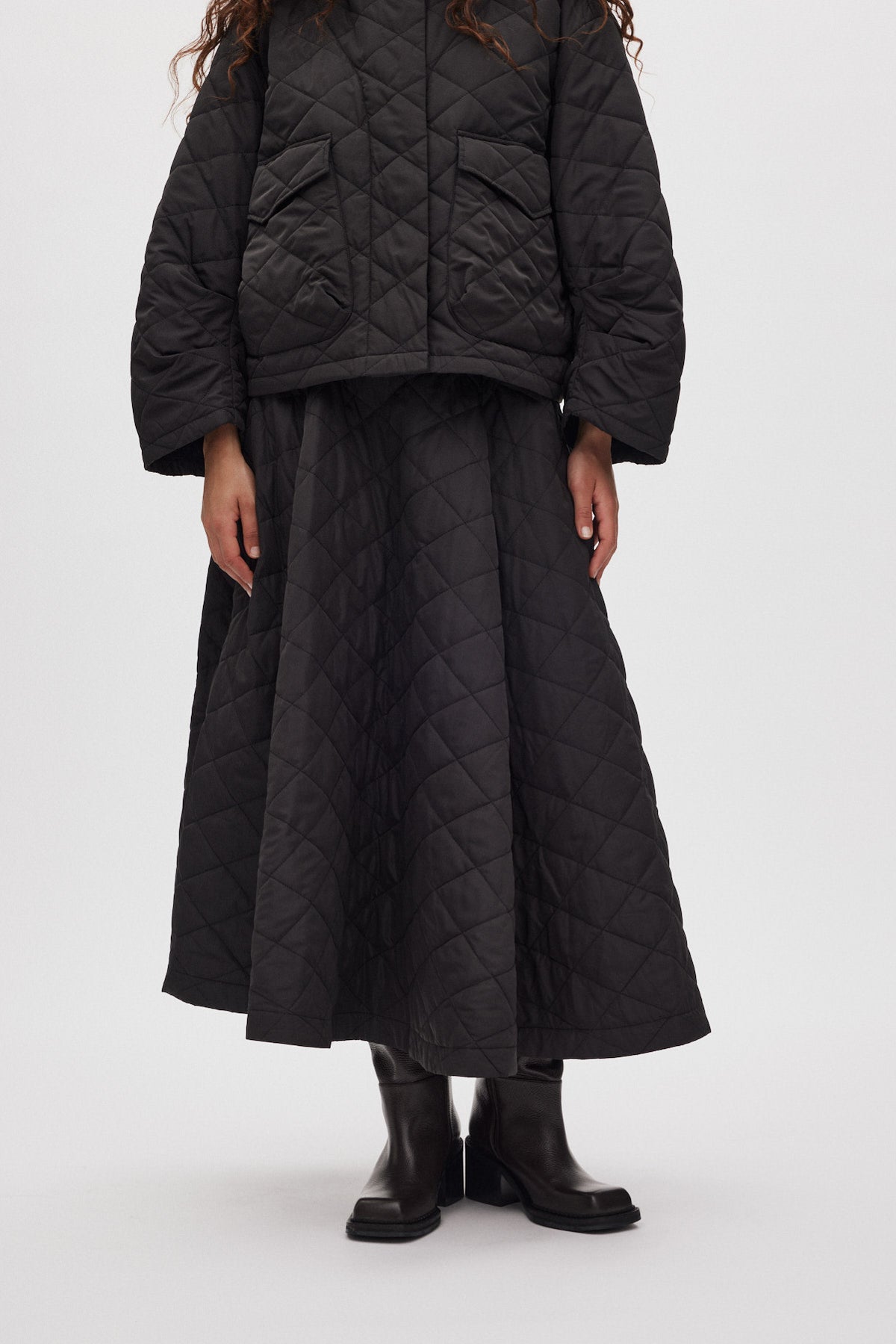 Bisharo - Tech quilt full skirt I Black