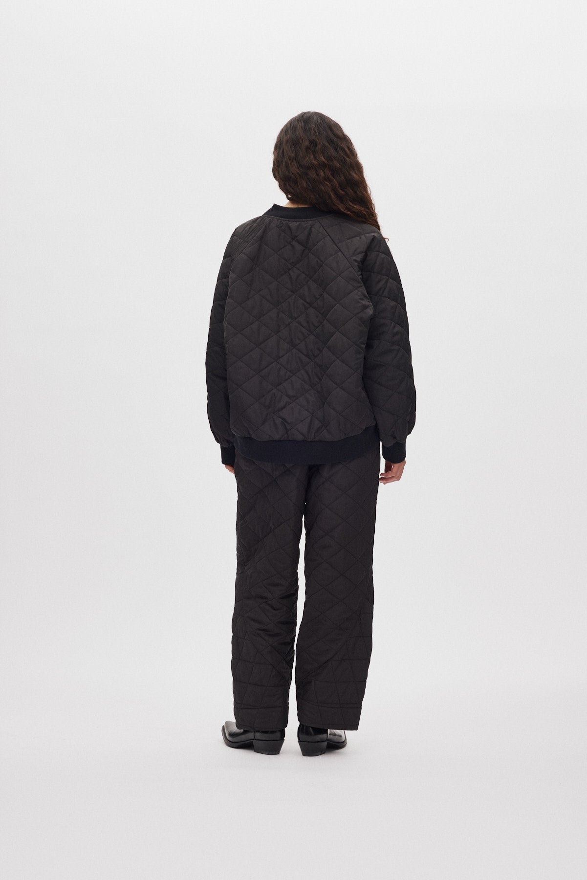October - Tech quilt shaped pants I Black