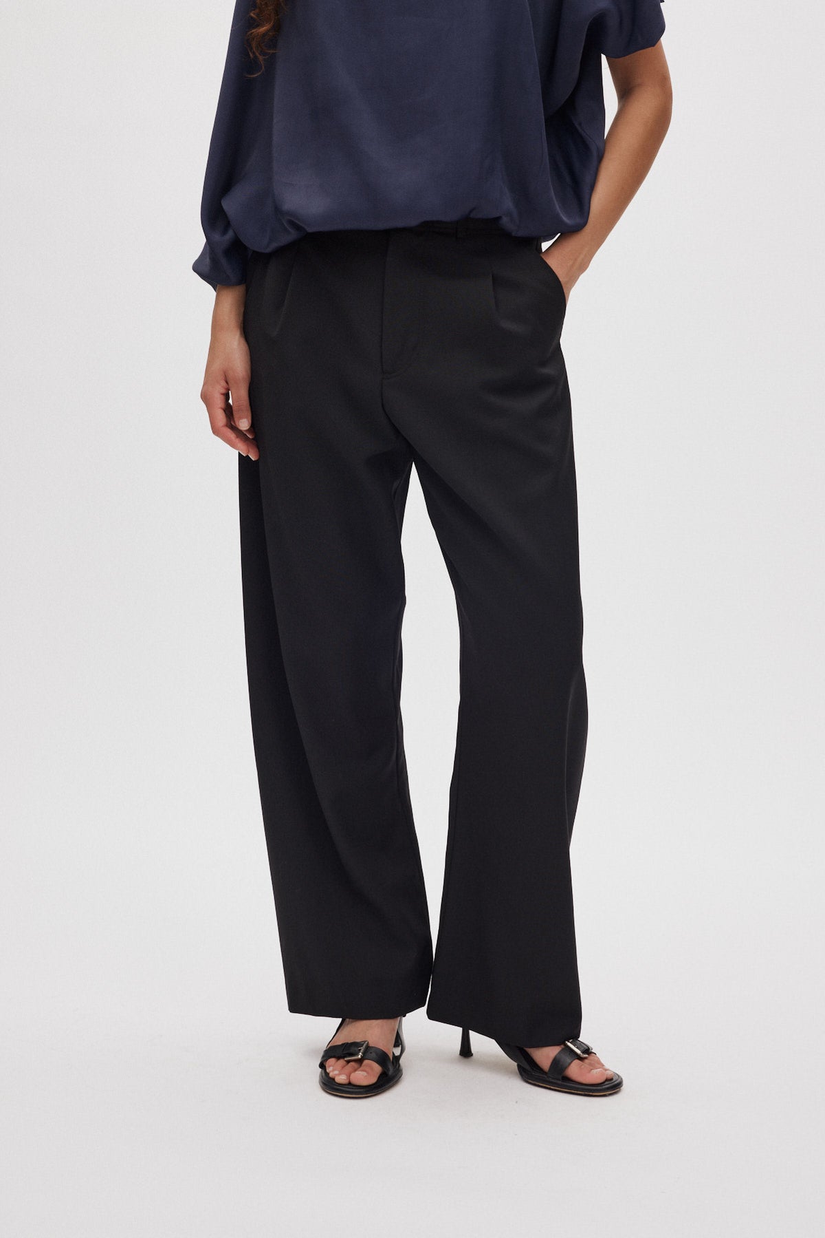 Thalia - Smooth tailoring pants I Black