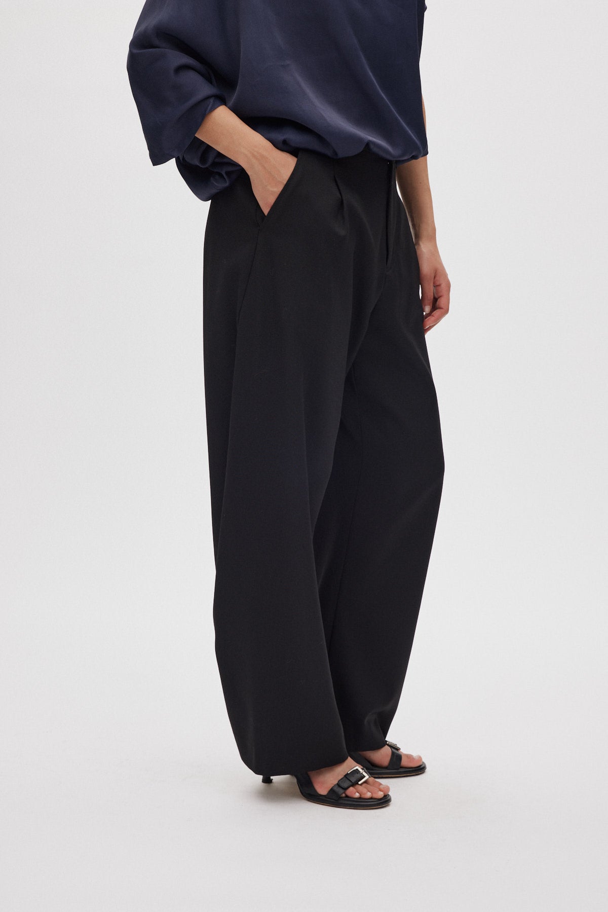 Thalia - Smooth tailoring pants I Black