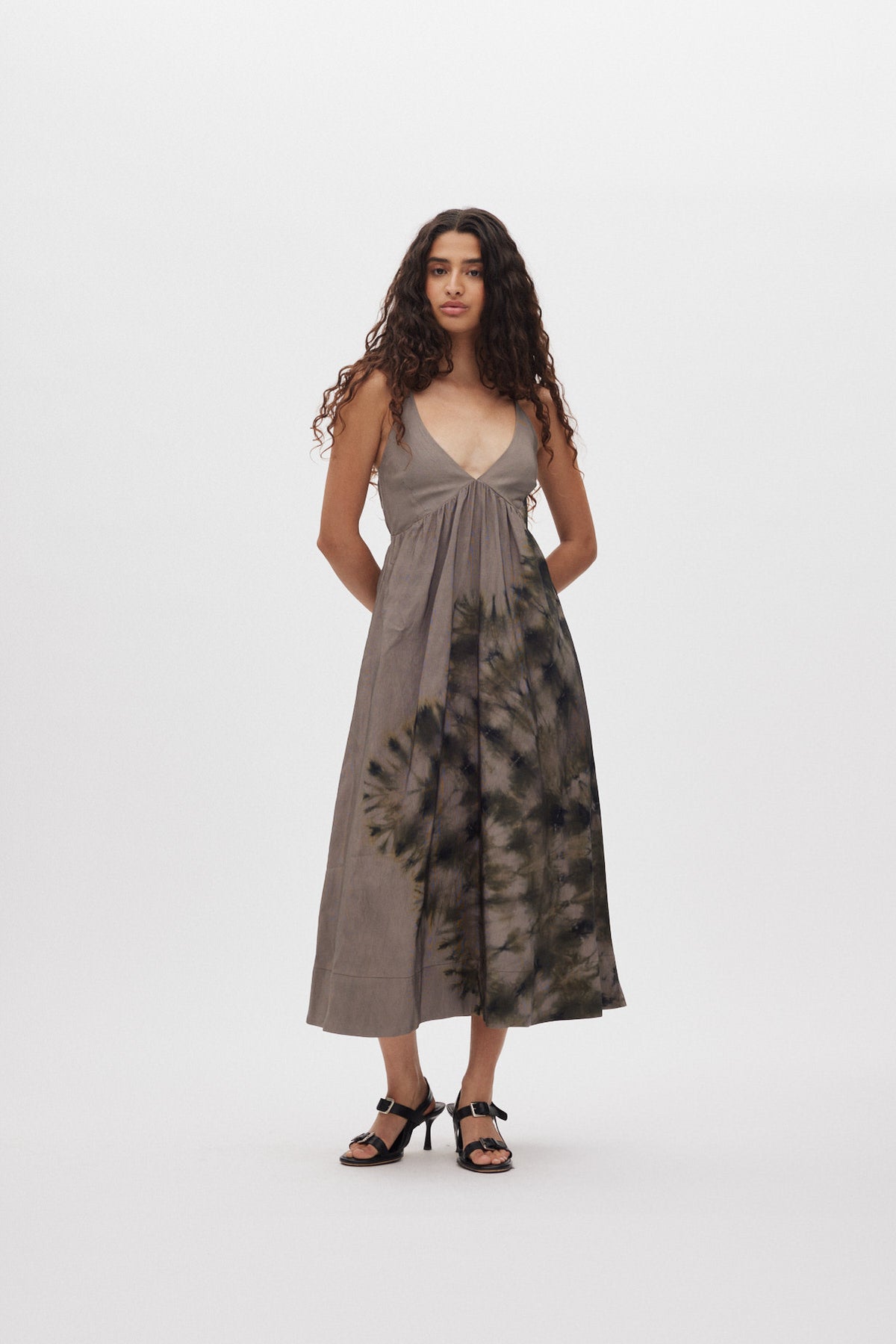Maple - Lava v-front dress I Grey green combo