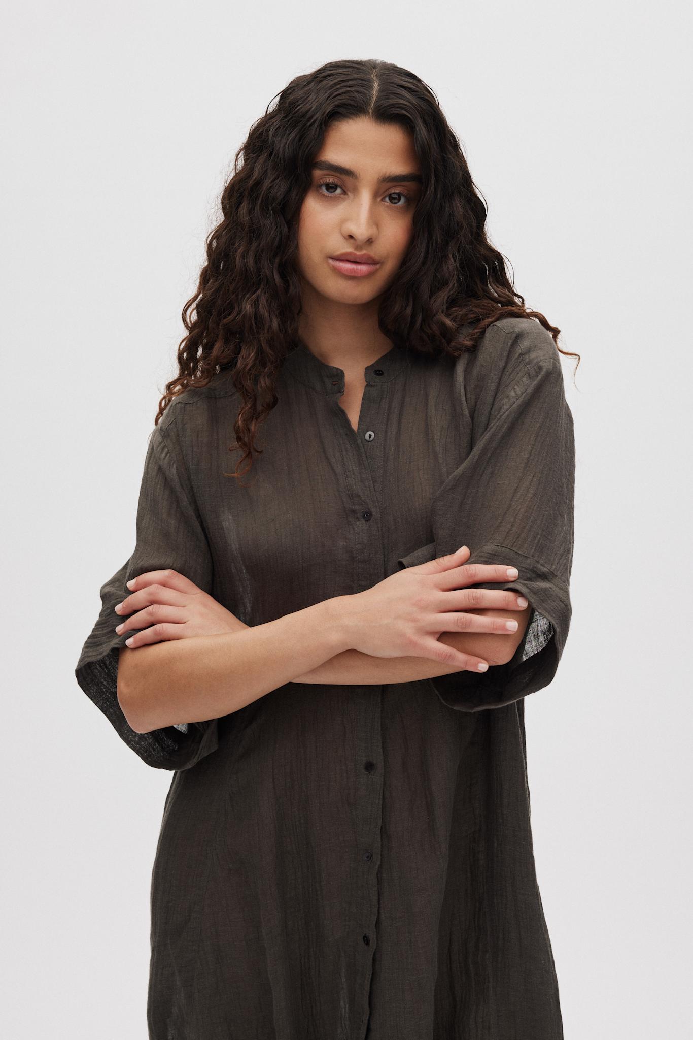 Susi - Crinkled long kaftan I Faded black