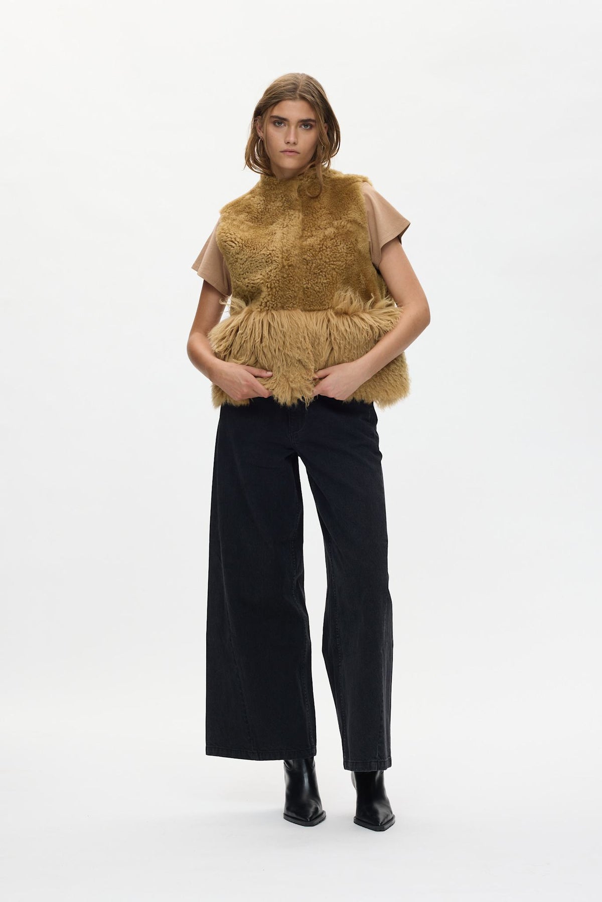 Channe - Shearling vest I Camel