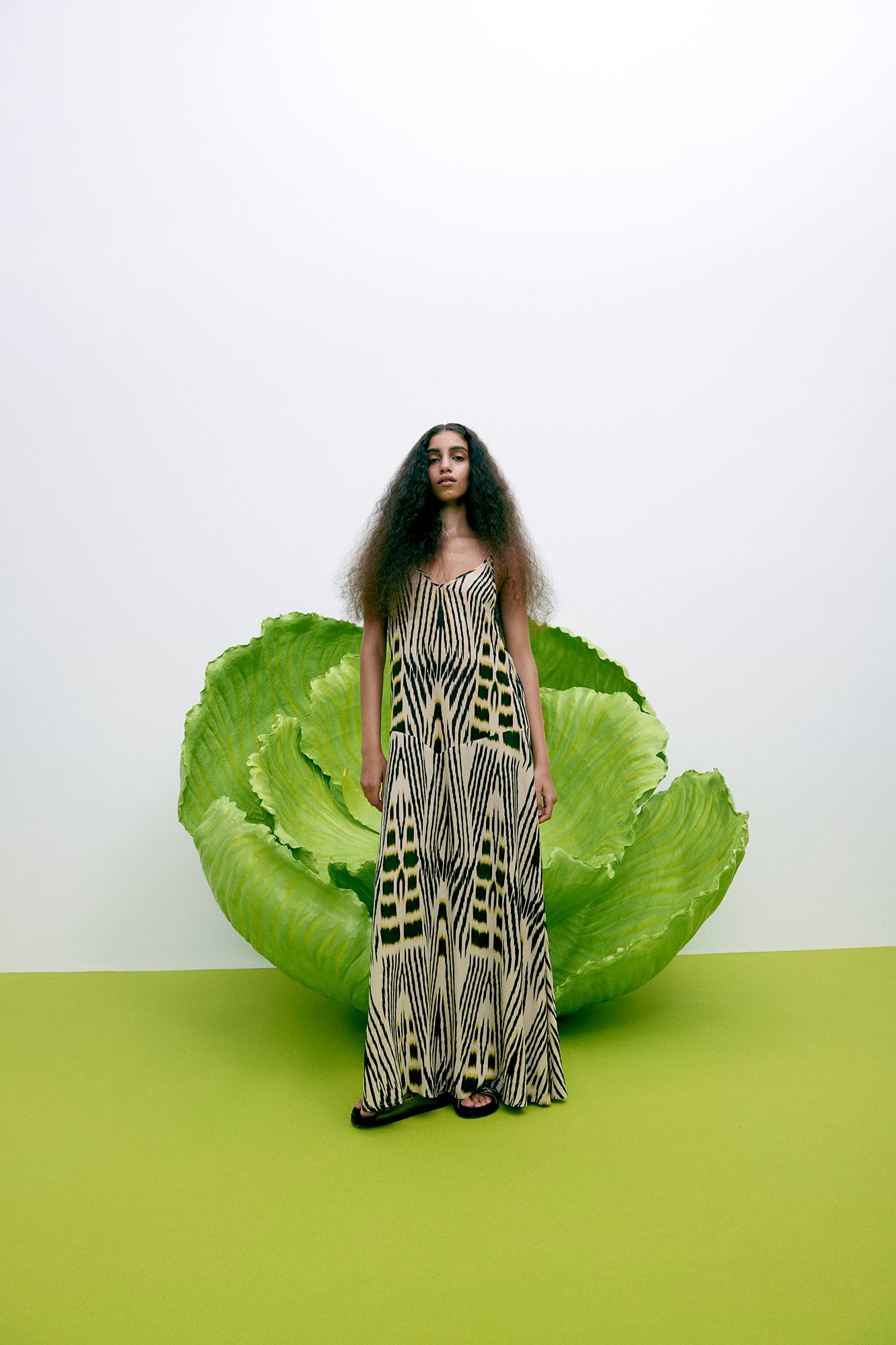 Annebeth - Ikat V-dress I Forest pink sand