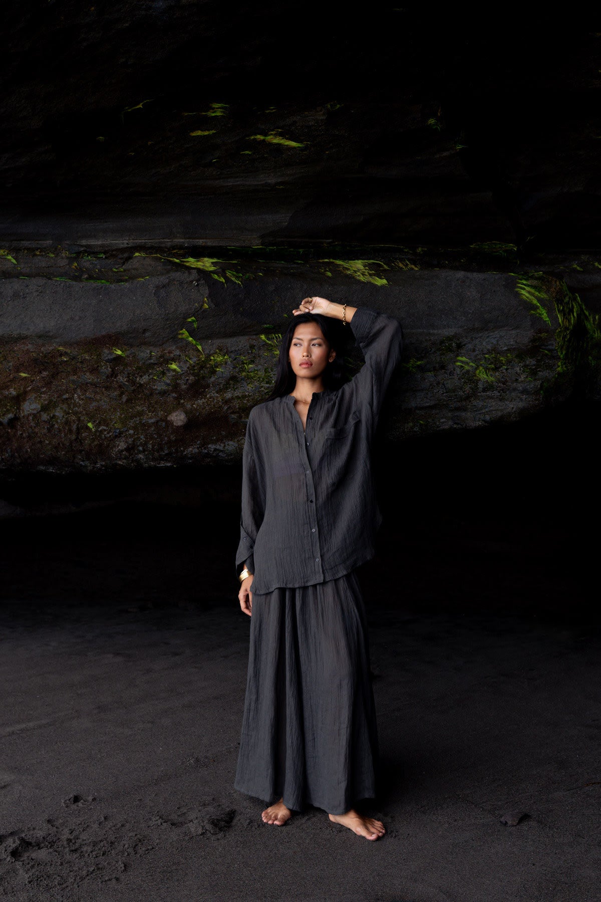 Bobbies - Crinkled oversize shirt I Faded black