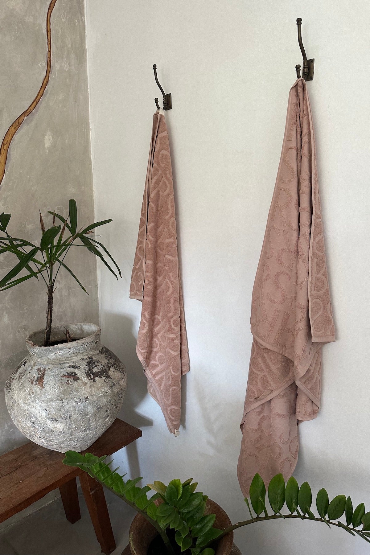 Monogram bath towel - Bath towel 100x150 cm I Ivory