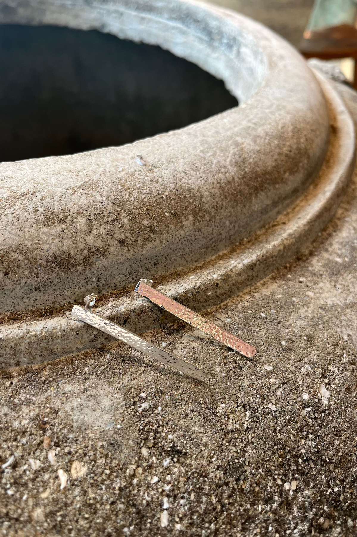 Nafsu - Long hammered earstick I Silver