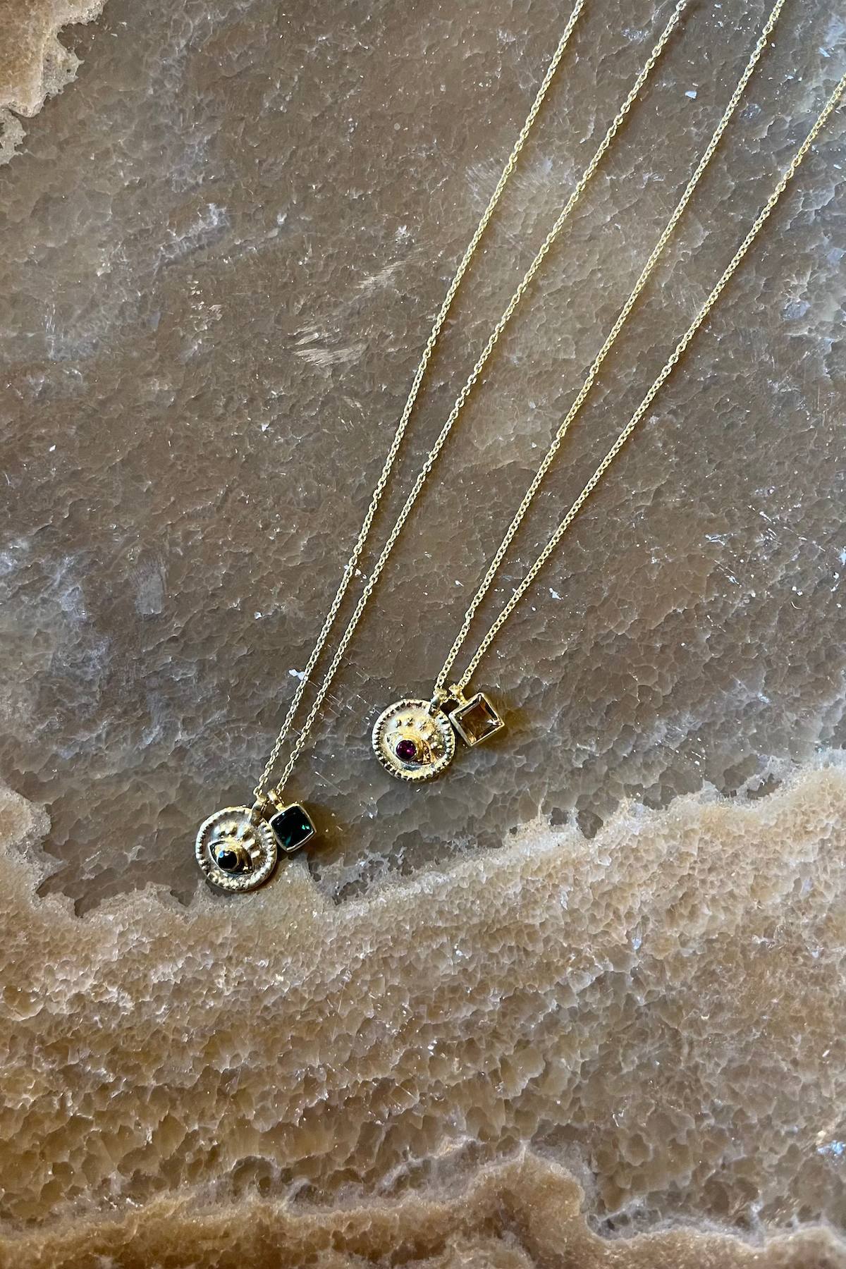 Nafsu - Necklace w/eye and square pendant I Bright combo