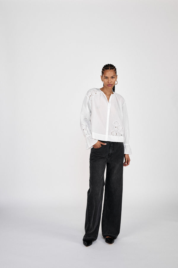 Blossom - Supersize anglaise blouse I White swan