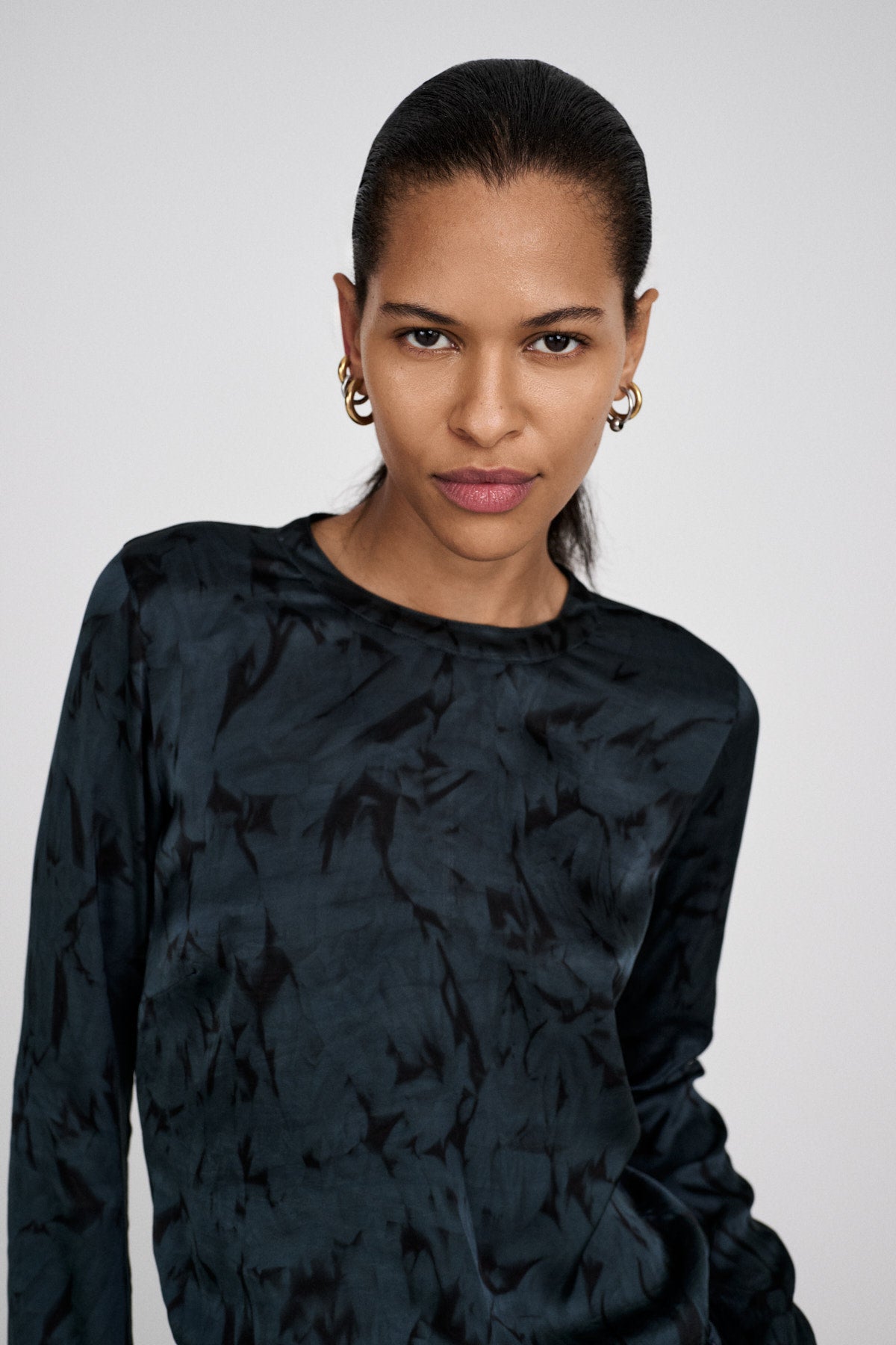 Agnia - Crystal tube blouse I Midnight black combo