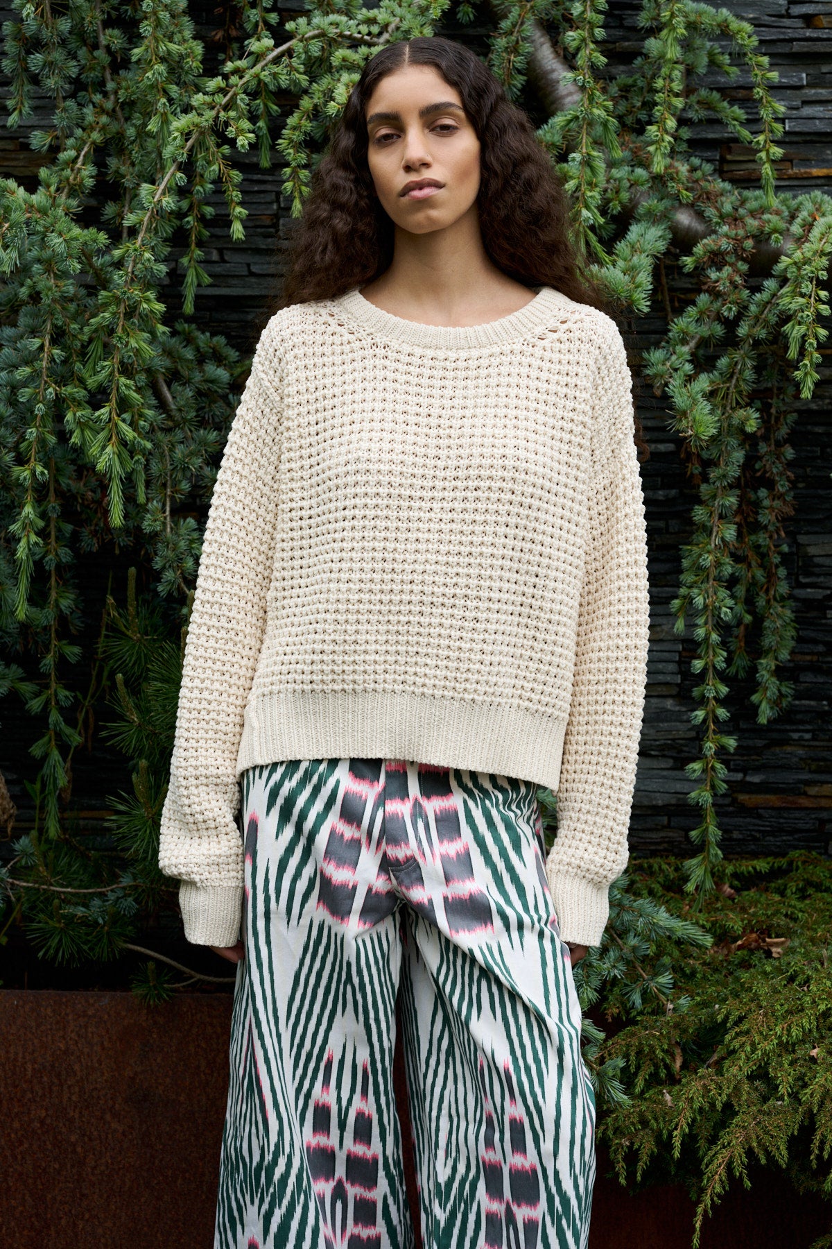 Amari - Ikat combat crop pants I Forest pink sand